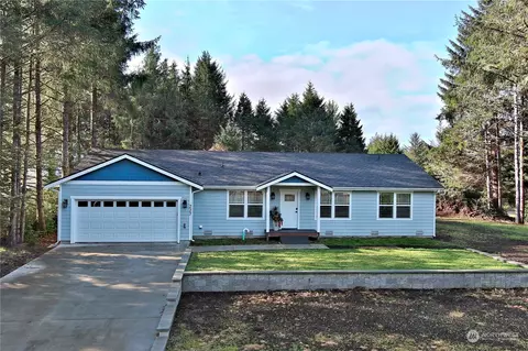 227 Port Royal St NE, Ocean Shores, WA 98569