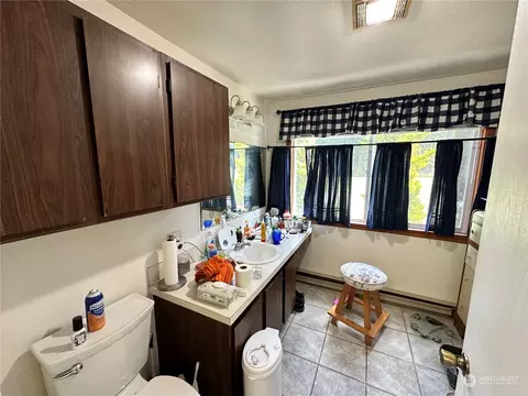 Bath - 332 Dungeness Mdws, Sequim, WA 98382 photo 3 of 3