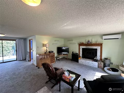 Living - 332 Dungeness Mdws, Sequim, WA 98382 photo 1 of 2