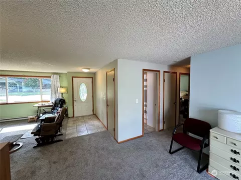 Bedroom - 332 Dungeness Mdws, Sequim, WA 98382 photo 4 of 6