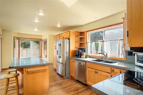 Kitchen - 11315 37th Ave SE, Everett, WA 98208 photo 1 of 3