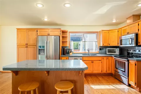 Kitchen - 11315 37th Ave SE, Everett, WA 98208 photo 3 of 3