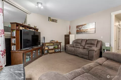 2122 198th St E, Spanaway, WA 98387 photo 6