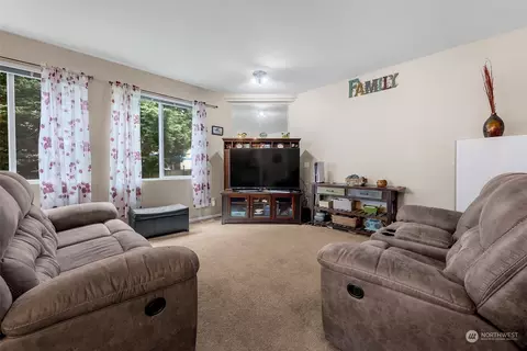 2122 198th St E, Spanaway, WA 98387 photo 5