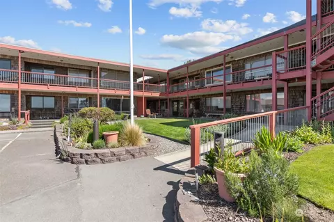 2137 Washington St #4, Port Townsend, WA 98368