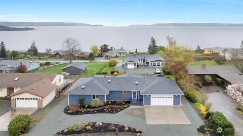 1236 Canterbury Ln, Oak Harbor, WA 98277