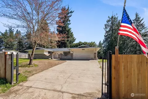 15519 Woodland Ave E, Puyallup, WA 98375