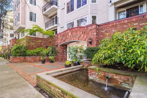 1525 NW 57th St #401, Seattle, WA 98107