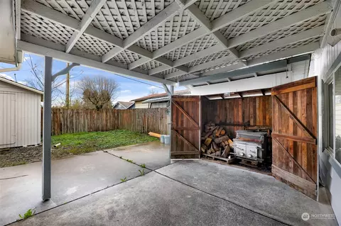 Exterior - 302 2nd St, Sumas, WA 98295 photo 10 of 15
