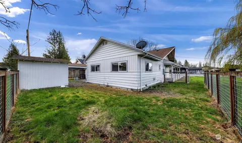 Exterior - 302 2nd St, Sumas, WA 98295 photo 13 of 15
