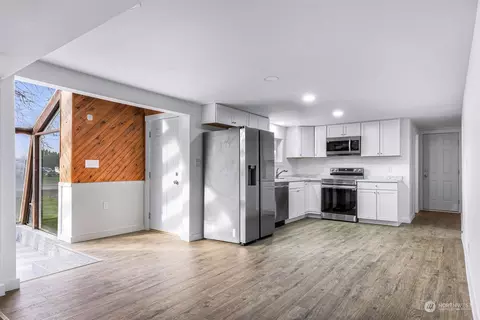 Kitchen - 302 2nd St, Sumas, WA 98295 photo 1 of 5