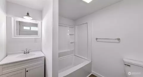 Bath - 302 2nd St, Sumas, WA 98295 photo 1 of 3