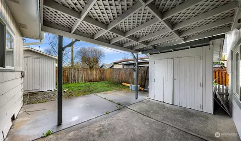 Exterior - 302 2nd St, Sumas, WA 98295 photo 9 of 15