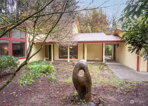 8522 SE 79th Pl, Mercer Island, WA 98040