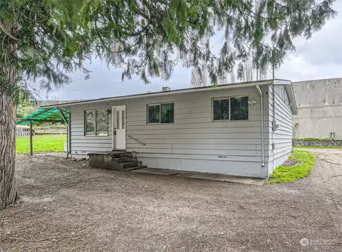 1432 N 28th St, Renton, WA 98056