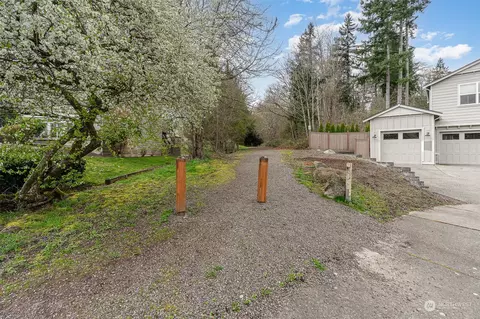Exterior - 19613 92nd Ave NE, Bothell, WA 98011 photo 8 of 9
