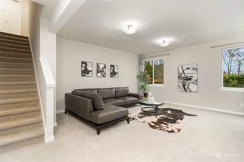 Living - 19613 92nd Ave NE, Bothell, WA 98011 photo 4 of 5