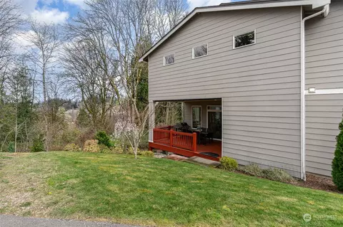 Exterior - 19613 92nd Ave NE, Bothell, WA 98011 photo 7 of 9