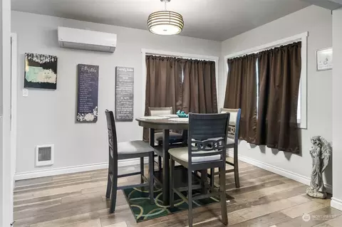 Dining - 730 Tipsoo Loop S, Rainier, WA 98576 photo 1 of 3