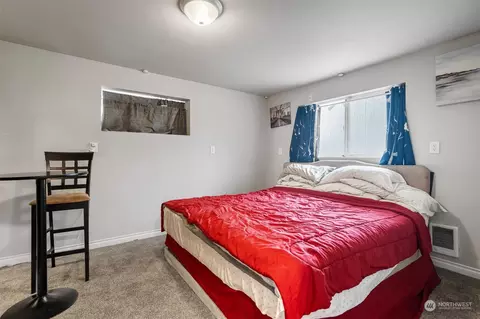 Bedroom - 730 Tipsoo Loop S, Rainier, WA 98576 photo 6 of 6