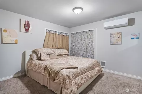 Bedroom - 730 Tipsoo Loop S, Rainier, WA 98576 photo 1 of 6