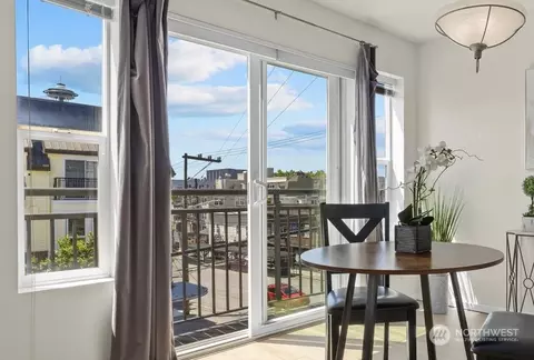 500 Aloha St #302, Seattle, WA 98109