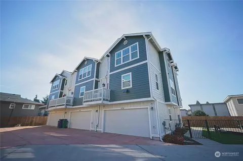 14418 34th Ln S, Tukwila, WA 98168