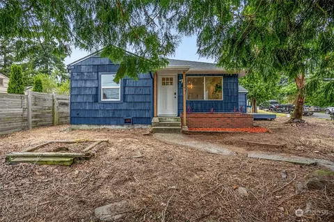 154 NE 115th St, Seattle, WA 98125