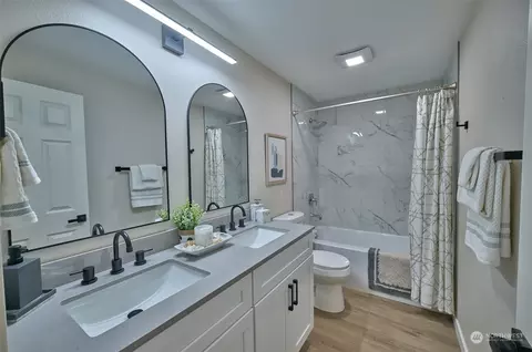 Bath - 5304 S 3rd Ave, Everett, WA 98203 photo 1 of 3