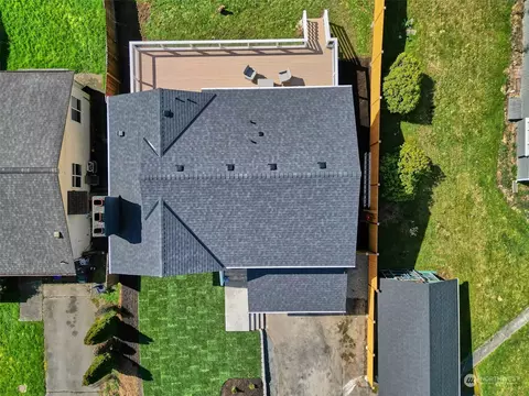 Exterior - 5304 S 3rd Ave, Everett, WA 98203 photo 9 of 10