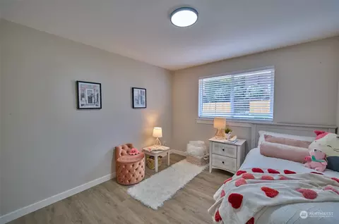 Bedroom - 5304 S 3rd Ave, Everett, WA 98203 photo 4 of 7