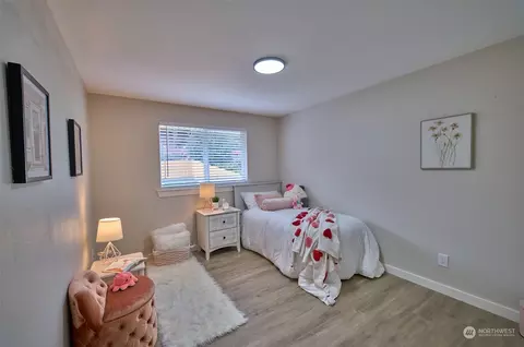 Bedroom - 5304 S 3rd Ave, Everett, WA 98203 photo 3 of 7