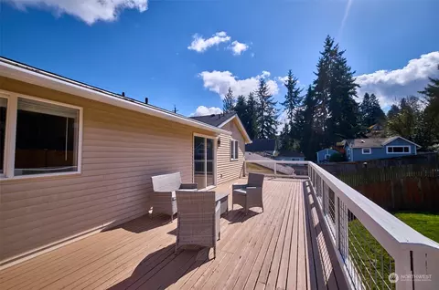 Exterior - 5304 S 3rd Ave, Everett, WA 98203 photo 5 of 10