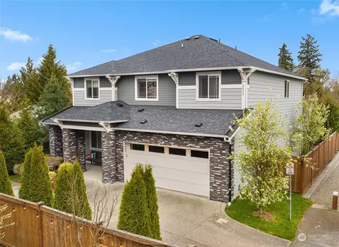 8439 NE 146th St, Kenmore, WA 98028