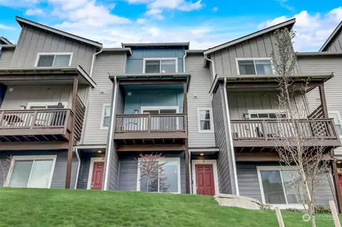 17529 110th Ave E #E, Puyallup, WA 98374