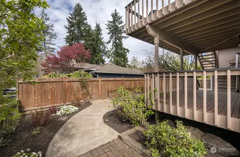 Exterior - 635 Pine St, Edmonds, WA 98020 photo 8 of 13