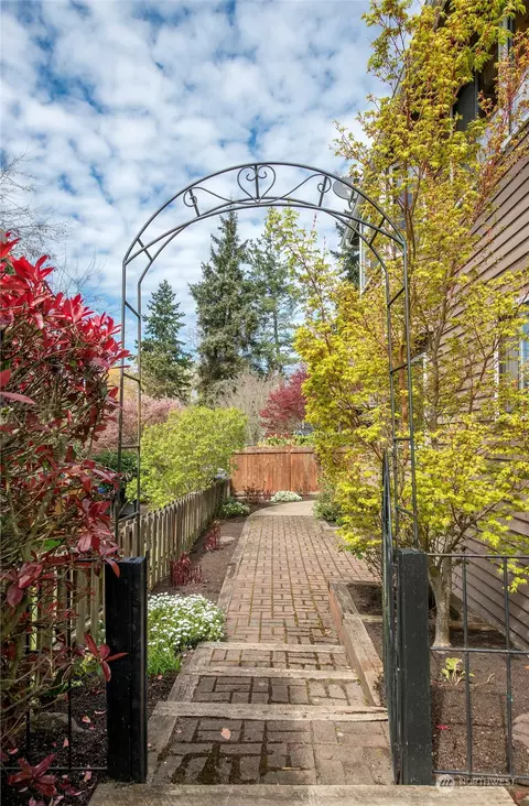 Exterior - 635 Pine St, Edmonds, WA 98020 photo 11 of 13