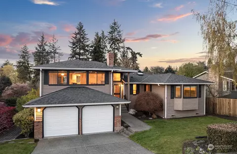 635 Pine St, Edmonds, WA 98020