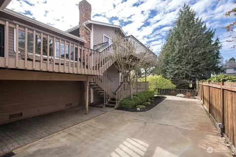Exterior - 635 Pine St, Edmonds, WA 98020 photo 5 of 13