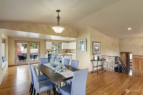 Dining - 635 Pine St, Edmonds, WA 98020 photo 1 of 2