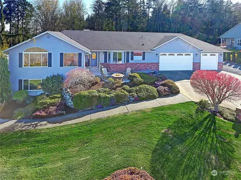896 Cambell Dr, Camano Island, WA 98282
