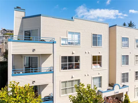 6960 California Ave SW #302, Seattle, WA 98136