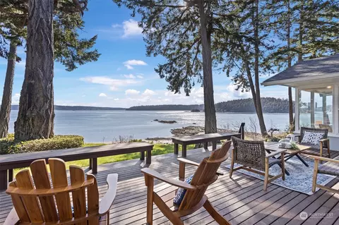 9351 Reef Point Ln, La Conner, WA 98257
