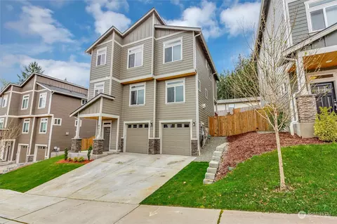 9037 Triumph Ave NE, Bremerton, WA 98311