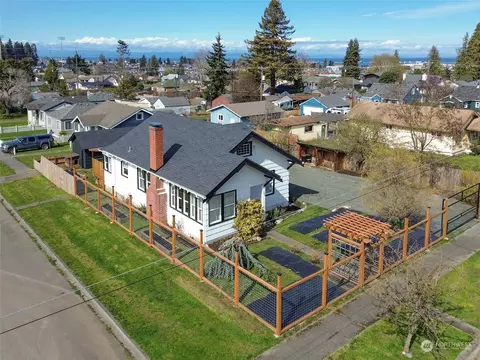 322 S Jones St, Port Angeles, WA 98362