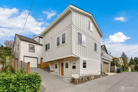4745 University View Pl NE, Seattle, WA 98105