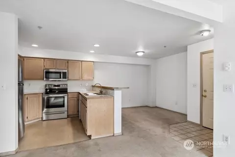 1001 W Casino Rd #E201, Everett, WA 98204 photo 5