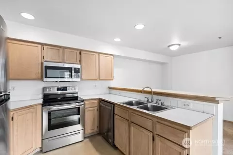 1001 W Casino Rd #E201, Everett, WA 98204 photo 4