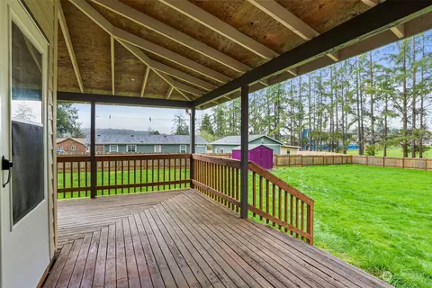 Exterior - 17 Maple Leaf St, Raymond, WA 98577 photo 11 of 11