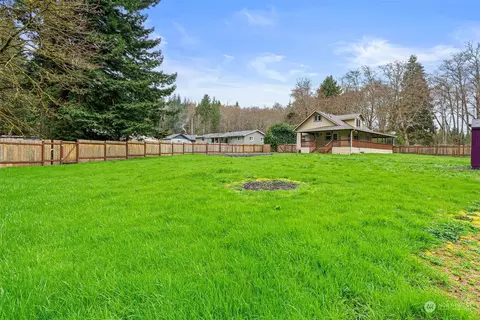 Exterior - 17 Maple Leaf St, Raymond, WA 98577 photo 10 of 11